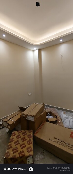 Bedroom in 4 BHK Builder Floor at Green Fields Colony – for Sale