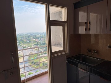 Kitchen in 3 BHK Apartment at Gomti Nagar – for Rent