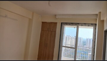 Room in 3 BHK Apartment at Sector 19b Dwarka – for Rent
