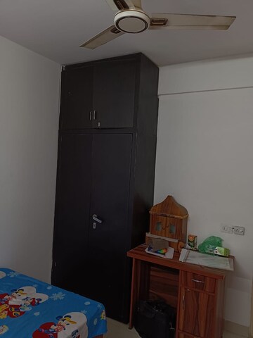 Furnished Amenities in 1 BHK Apartment at Sector 81 – for Rent