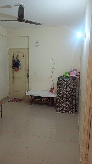 Living Room in 1 BHK Apartment at Sector 81 – for Rent