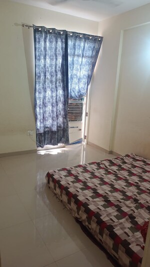 Bedroom in 1 BHK Apartment at Sector 81 – for Rent