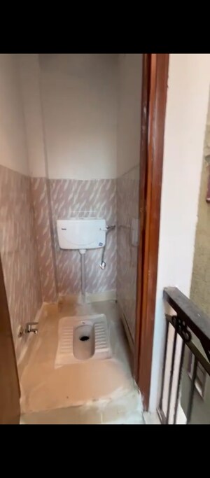 Bathroom in 1.5 BHK Builder Floor at Okhla Industrial Estate Phase 2 – for Sale