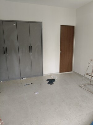 Room in 2 BHK Apartment at Dosti West County, Balkum Pada – for Rent