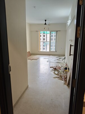 Room in 2 BHK Apartment at Dosti West County, Balkum Pada – for Rent