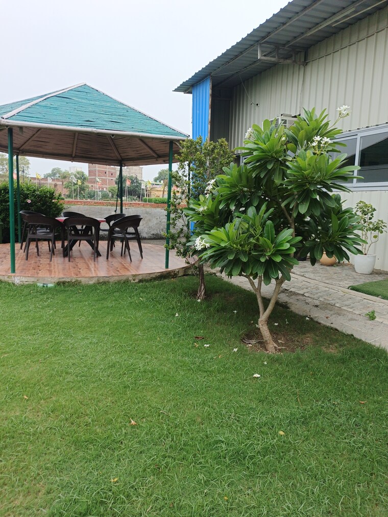 Garden, dankaur  100 Sq.Yd. Plot In Dankaur Greater Noida 9264543