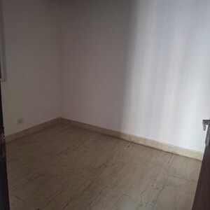 Room in 2.5 BHK Apartment at Sector 75 – for Rent