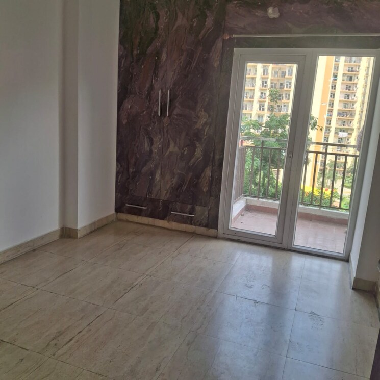 Room, sector 75 2.5 Bedroom 1310 Sq.Ft. Apartment In Sector 75 Noida 9264580