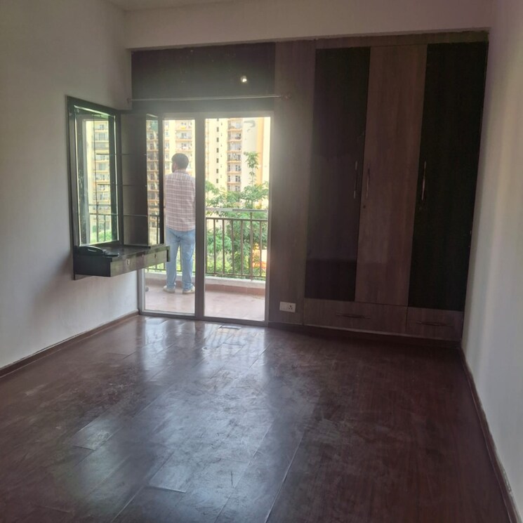 Room, sector 75 2.5 Bedroom 1310 Sq.Ft. Apartment In Sector 75 Noida 9264580