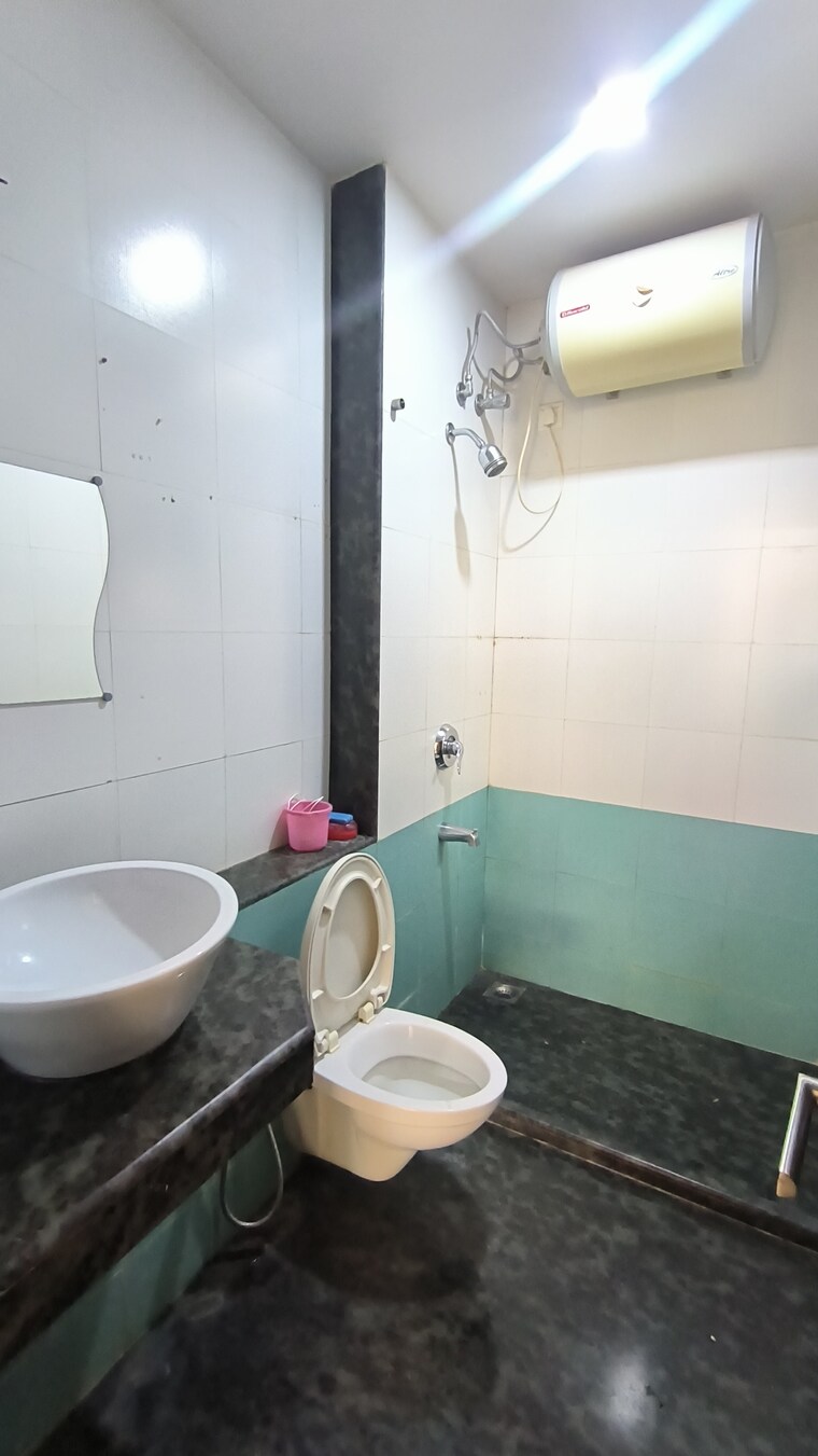 Attached Bathroom, prabhadevi 3 Bedroom 1350 Sq.Ft. Apartment In Prabhadevi Mumbai 9264618