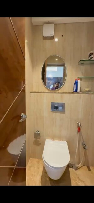 Furnished Amenities in 2 BHK Apartment at Andheri West – for Rent