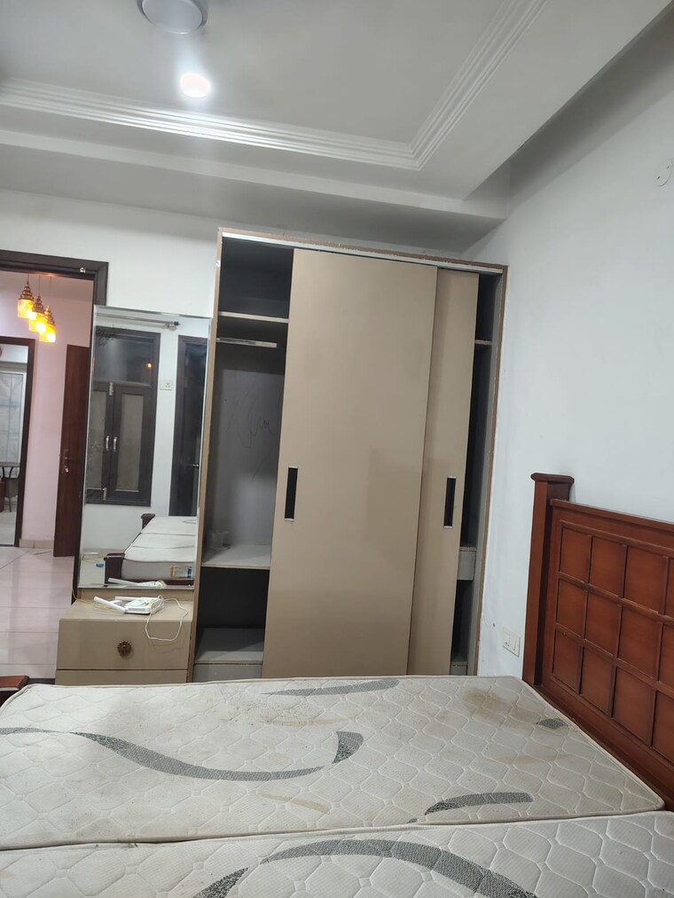 Room, dhakoli 3 Bedroom 118 Sq.Yd. Apartment In Dhakoli Zirakpur 9264625