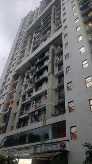 2 BHK Apartment For Rent in Malad East