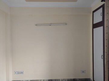 Room in 2 BHK Independent House at Sector 27 – for Rent