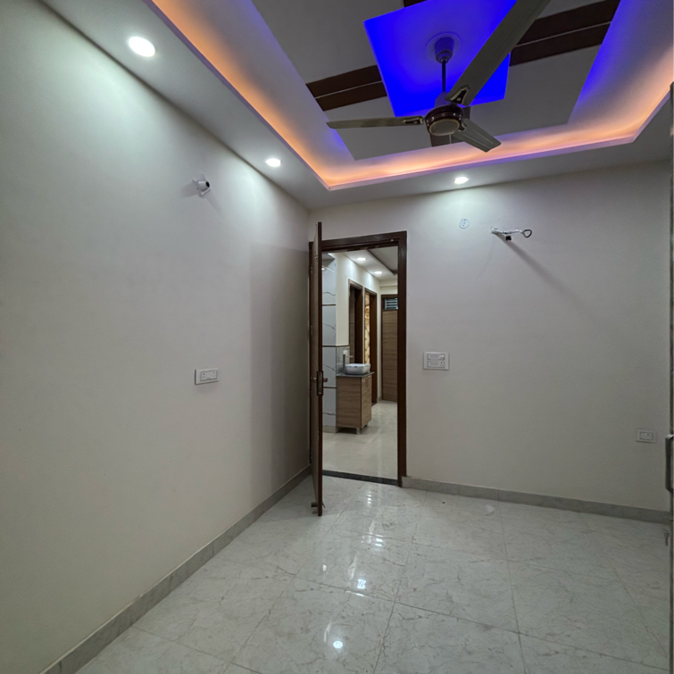 Room, dwarka mor 3 Bedroom 950 Sq.Ft. Builder Floor In Dwarka Mor Delhi 9264681