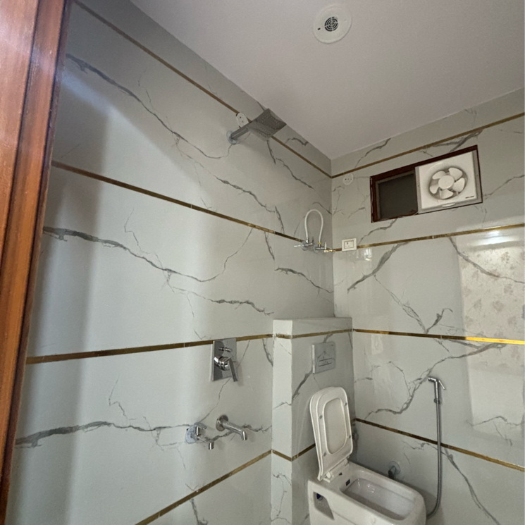 Bathroom, dwarka mor 3 Bedroom 950 Sq.Ft. Builder Floor In Dwarka Mor Delhi 9264681