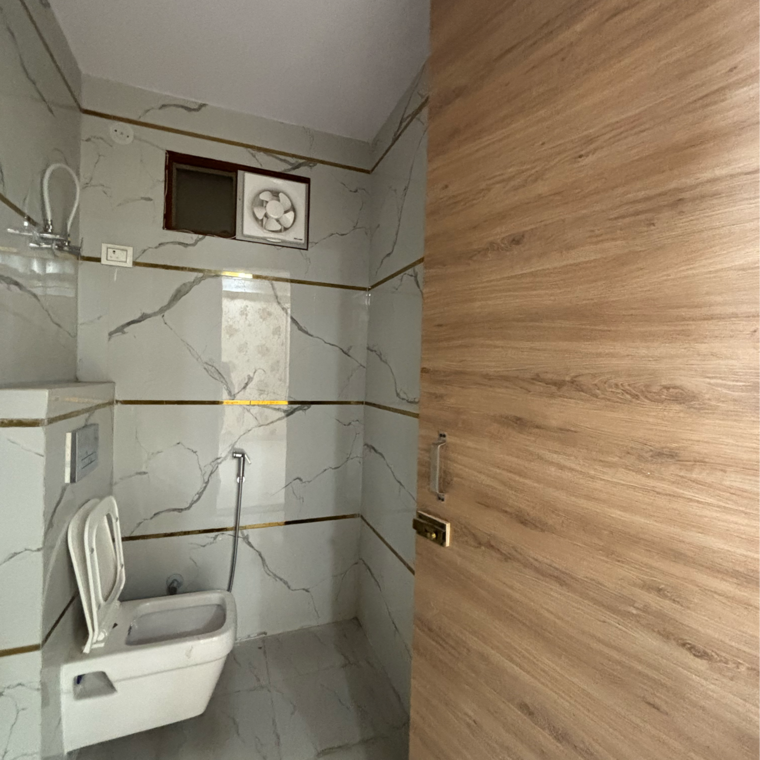 Bathroom, dwarka mor 3 Bedroom 950 Sq.Ft. Builder Floor In Dwarka Mor Delhi 9264681