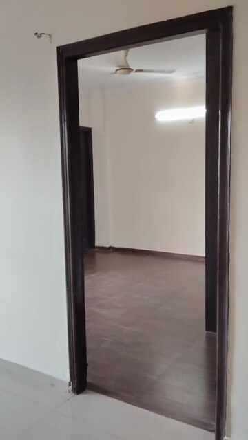 Room in 2.5 BHK Apartment at Raj Nagar Extension – for Sale