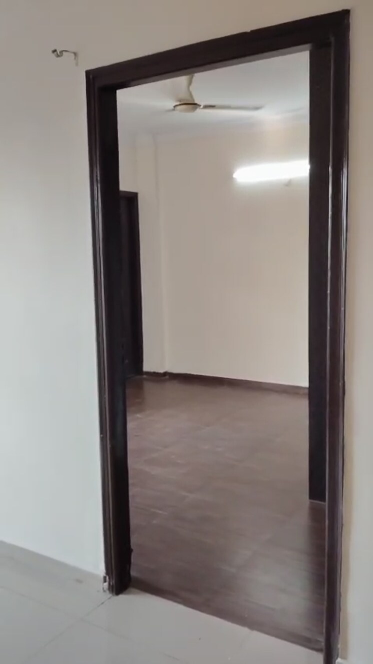 Room, raj nagar extension 2.5 Bedroom 1185 Sq.Ft. Apartment In Raj Nagar Extension Ghaziabad 9264686