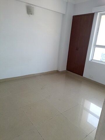 Room in 3 BHK Apartment at Bestech Park View City 1, Sector 48 – for Rent