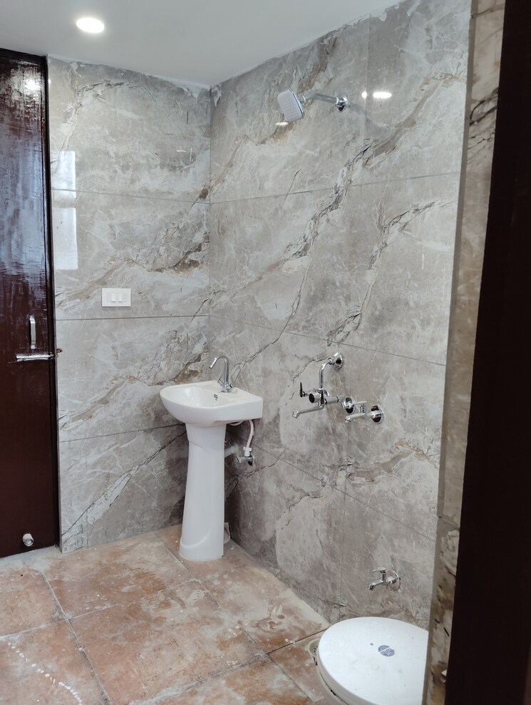 Bathroom, sector 87 3 Bedroom 1100 Sq.Ft. Builder Floor In Sector 87 Faridabad 9264779