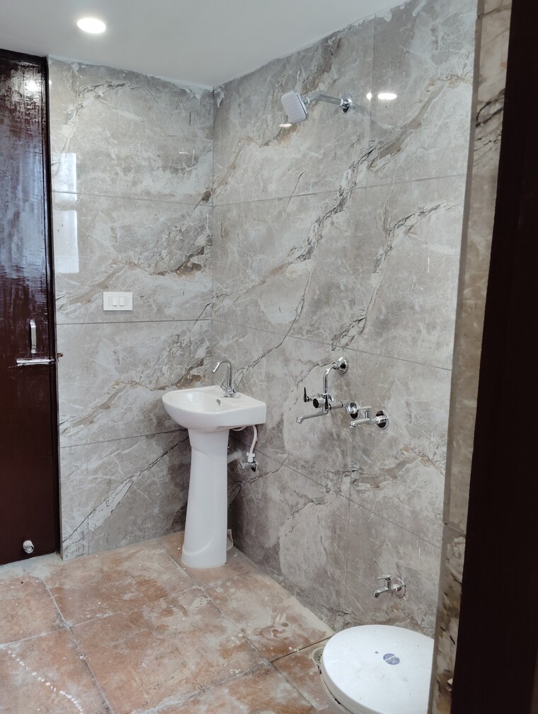 Bathroom, sector 87 3 Bedroom 1100 Sq.Ft. Builder Floor In Sector 87 Faridabad 9264779