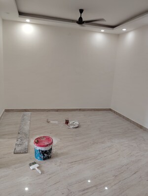 Room in 3 BHK Builder Floor at Sector 87 – for Sale