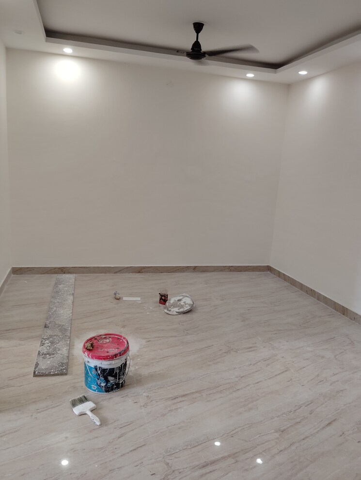 Room, sector 87 3 Bedroom 1100 Sq.Ft. Builder Floor In Sector 87 Faridabad 9264779