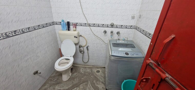 Bathroom, sector 23 2 Bedroom 3000 Sq.Ft. Independent House In Sector 23 Gurgaon 9264777
