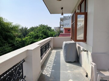 Balcony in 1.5 BHK Builder Floor at Sector 23 – for Rent