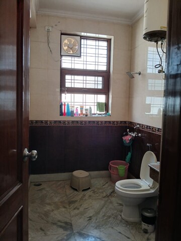 Bathroom in 1.5 BHK Builder Floor at Sector 23 – for Rent