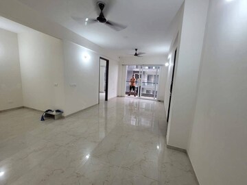 Building Lobby in 3.5 BHK Builder Floor at Smart World Gems, Sector 89 – for Sale