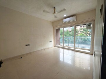 Room in 3 BHK Apartment at Chembur – for Rent