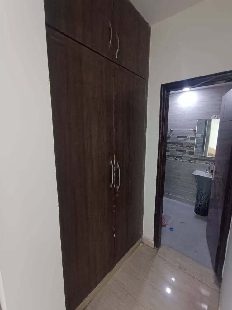 Bathroom, green fields colony 4 Bedroom 2600 Sq.Ft. Builder Floor In Green Fields Colony Faridabad 9264833