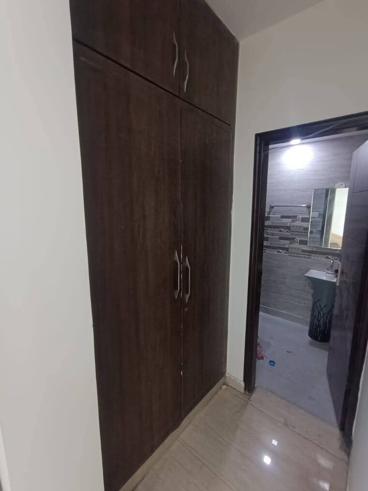 Bathroom, green fields colony 4 Bedroom 2600 Sq.Ft. Builder Floor In Green Fields Colony Faridabad 9264833