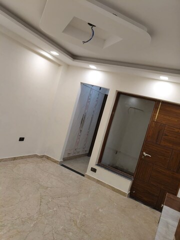 Room in 4 BHK Builder Floor at Green Fields Colony – for Sale
