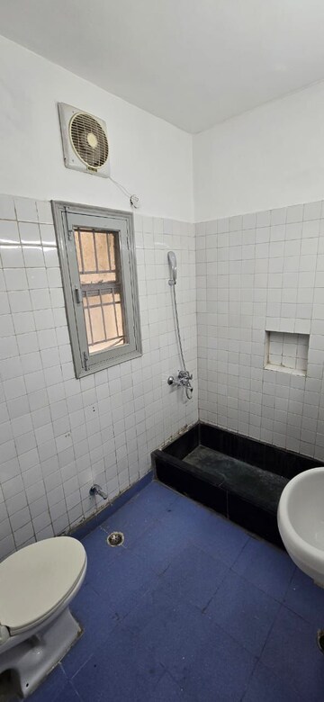 Attached Bathroom in 3 BHK Apartment at Vasant Kunj – for Rent