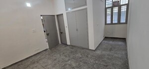 Room in 3 BHK Apartment at Vasant Kunj – for Rent