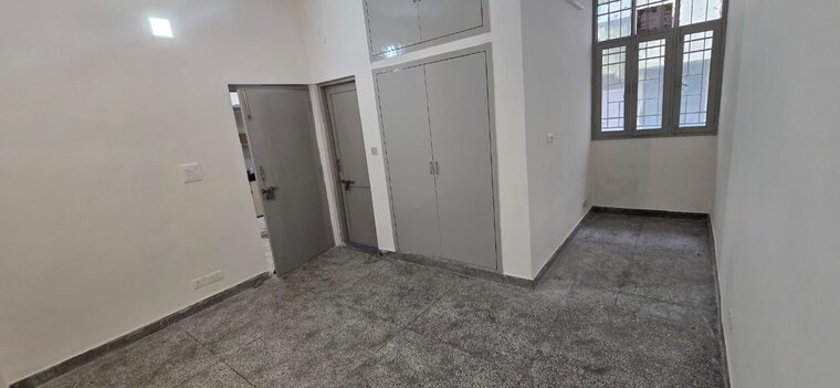 Room, vasant kunj 3 Bedroom 1500 Sq.Ft. Apartment In Vasant Kunj Delhi 9264851