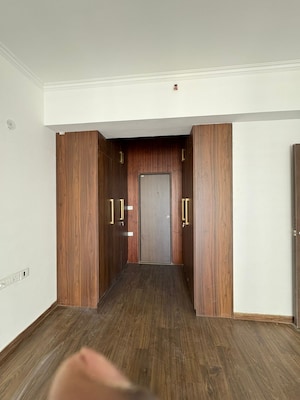 Room in 3 BHK Apartment at Sector 150 – for Rent