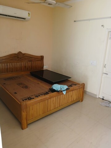 Bedroom in 2 BHK Builder Floor at Sector 38 – for Rent