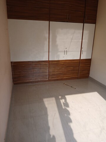 Room in 2 BHK Builder Floor at Sector 38 – for Rent