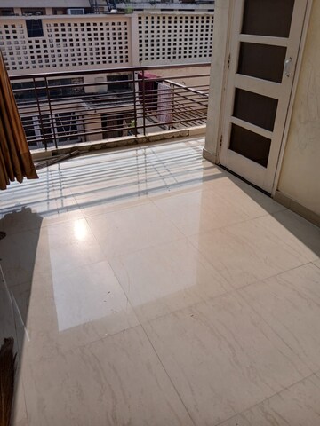Balcony in 2 BHK Builder Floor at Sector 38 – for Rent