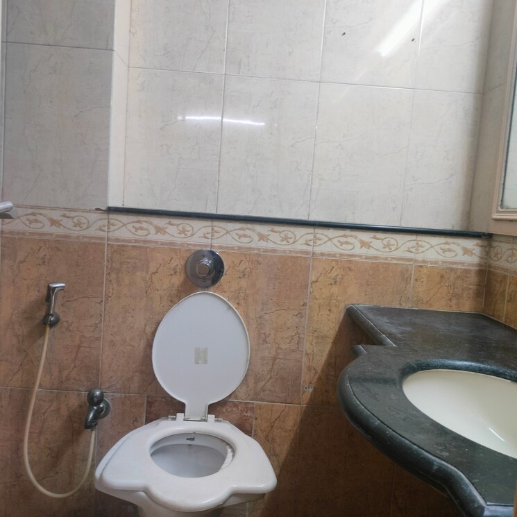 Bathroom, kabra-paradise 2 Bedroom 1060 Sq.Ft. Apartment In Andheri West Mumbai 9264898