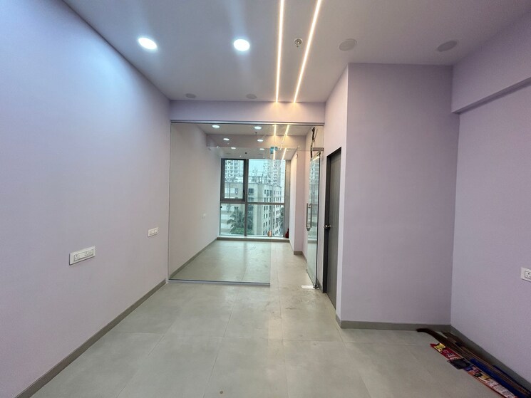 Room, mulund west Commercial Office Space 550 Sq.Ft. In Mulund West Mumbai 9264917