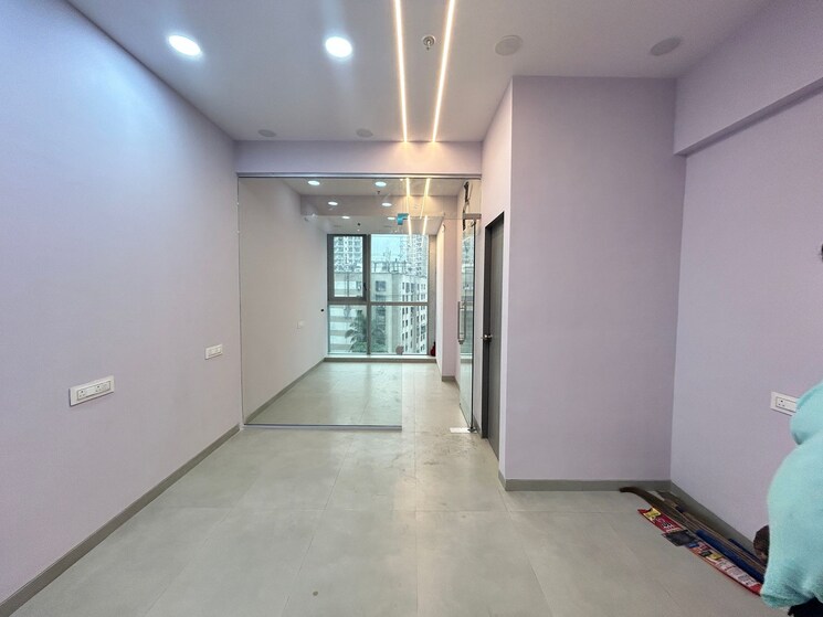 Room, mulund west Commercial Office Space 550 Sq.Ft. In Mulund West Mumbai 9264917