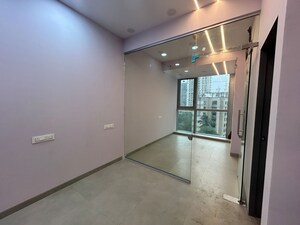 Room in  Office Space at Mulund West – for Rent