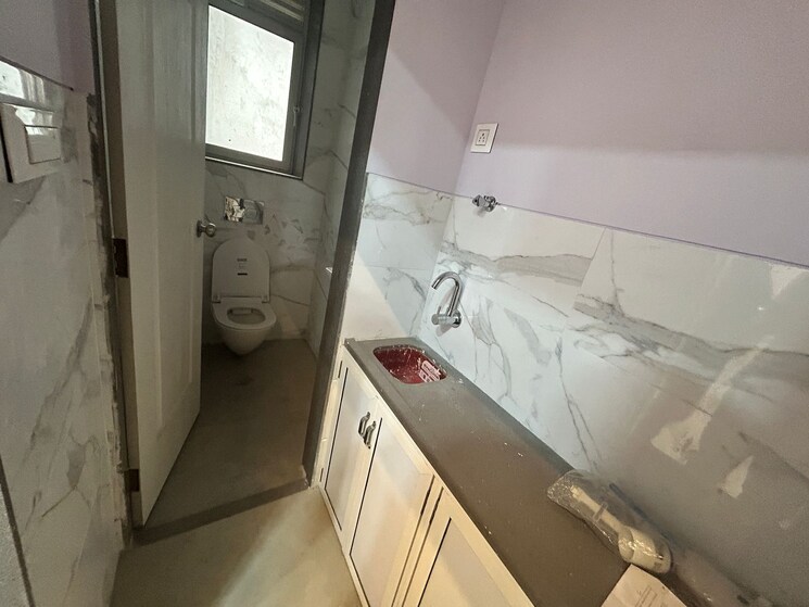 Bathroom, mulund west Commercial Office Space 550 Sq.Ft. In Mulund West Mumbai 9264917