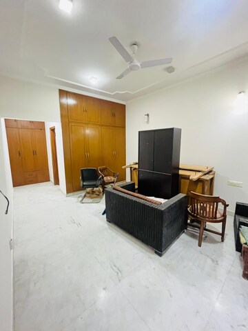 Living Room in 1 BHK Builder Floor at Sector 46 – for Rent
