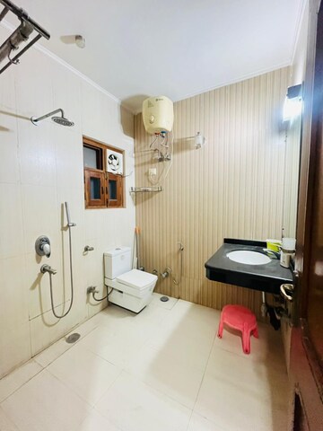 Attached Bathroom in 1 BHK Builder Floor at Sector 46 – for Rent